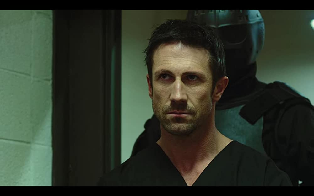 「暴動 バトル・プリズン」マシュー・リーズの画像