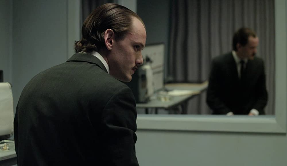 「アイヒマンの後継者 ミルグラム博士の恐るべき告発」アントン・イェルチンの画像