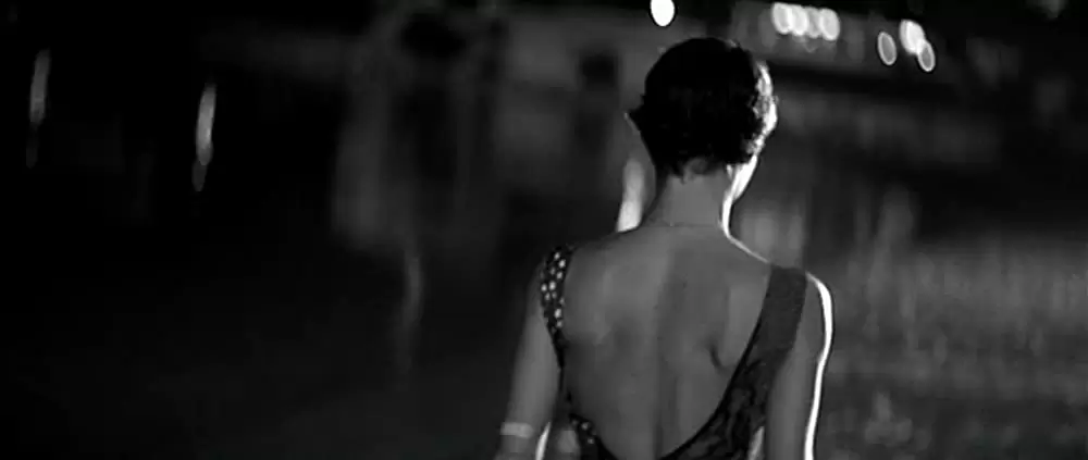 「橋の上の娘」の画像