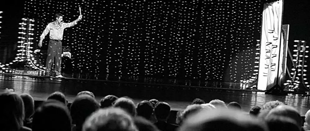 「橋の上の娘」の画像