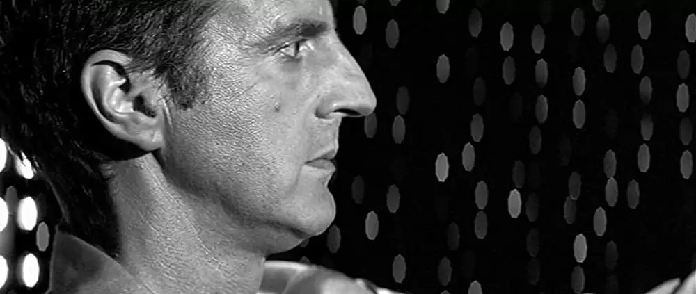 「橋の上の娘」の画像