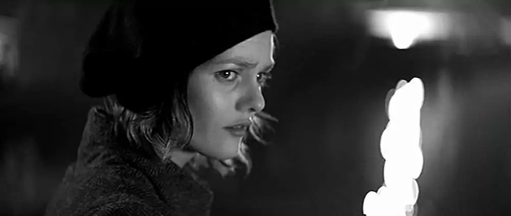 「橋の上の娘」の画像