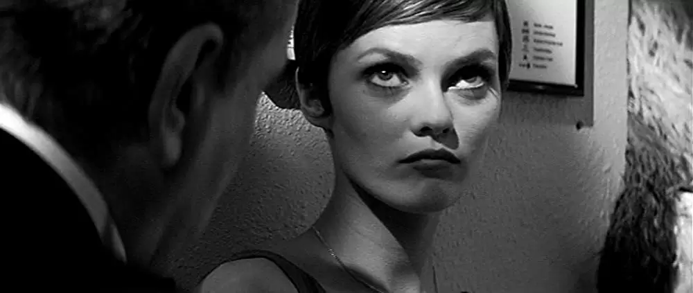 「橋の上の娘」の画像