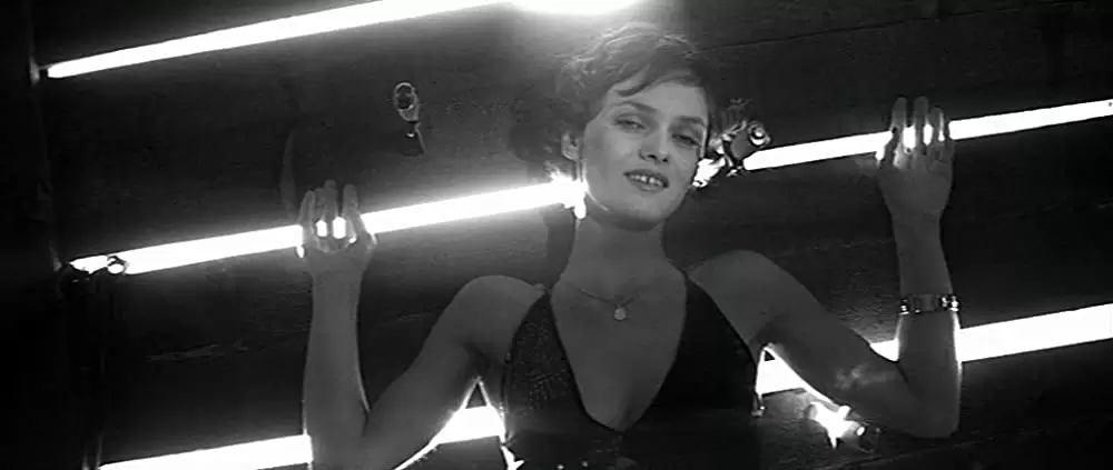 「橋の上の娘」の画像