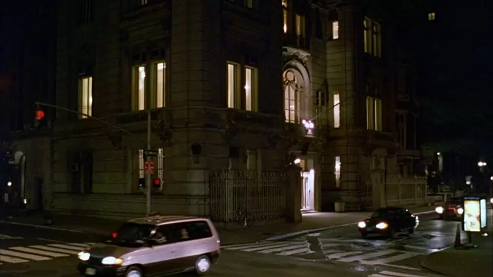 「アイズ ワイド シャット」の画像