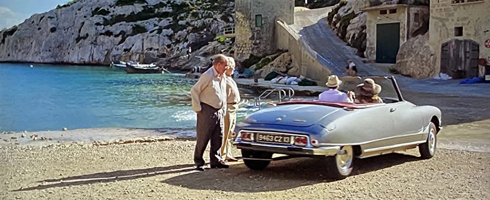 白い帽子の女の画像