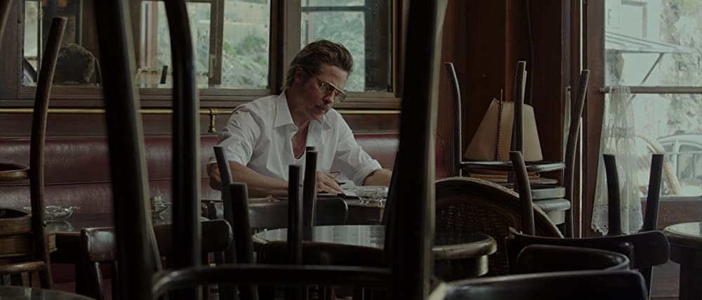 白い帽子の女の画像