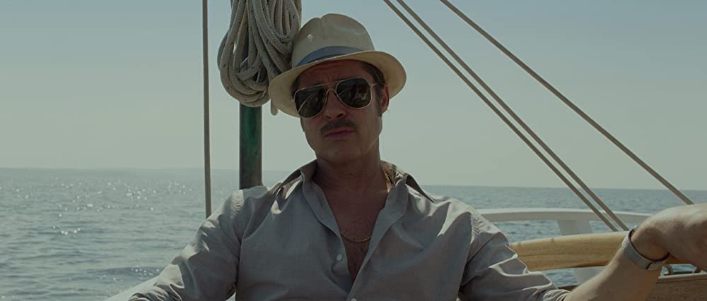 白い帽子の女の画像