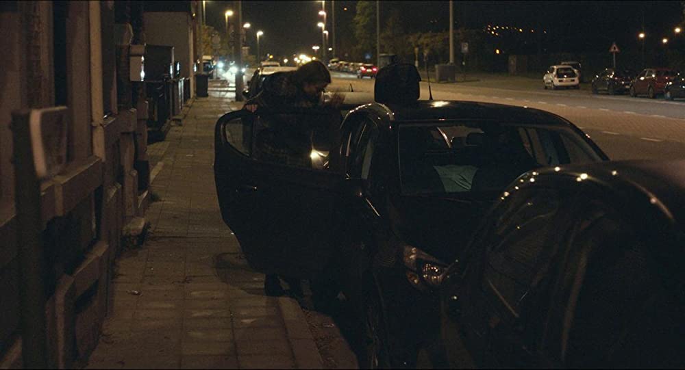 午後8時の訪問者の画像