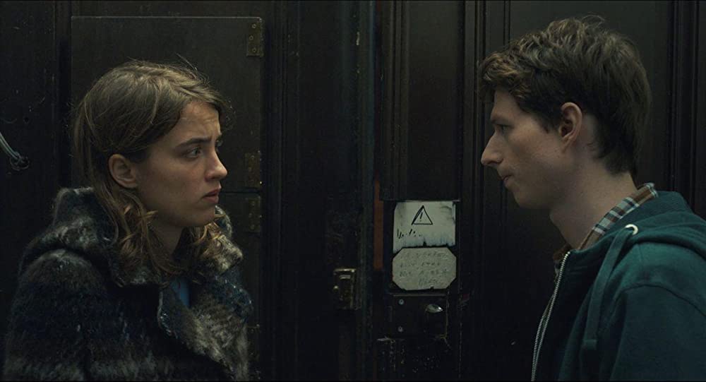 午後8時の訪問者の画像