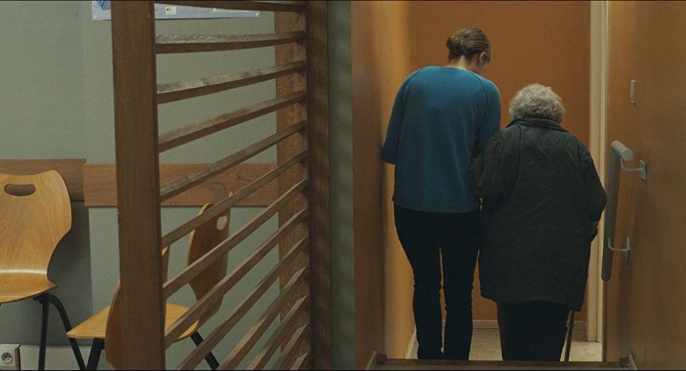 午後8時の訪問者の画像