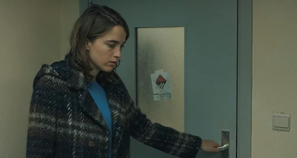 「午後8時の訪問者」アデル・エネルの画像