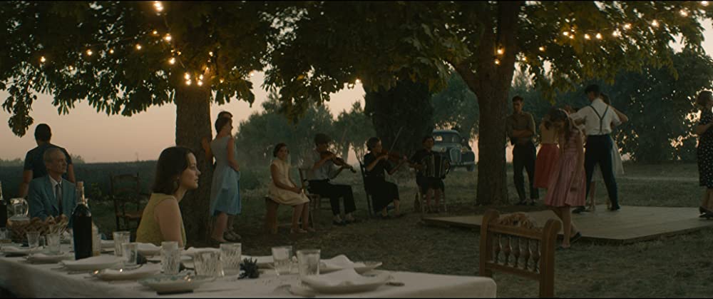 愛を綴る女の画像