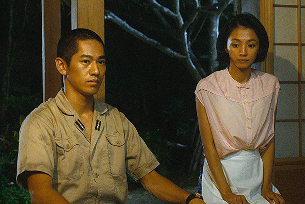 海辺の生と死の画像