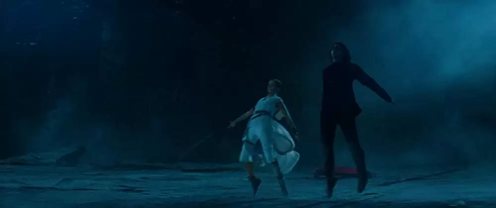 「スター・ウォーズ／スカイウォーカーの夜明け」アダム・ドライバー & デイジー・リドリーの画像