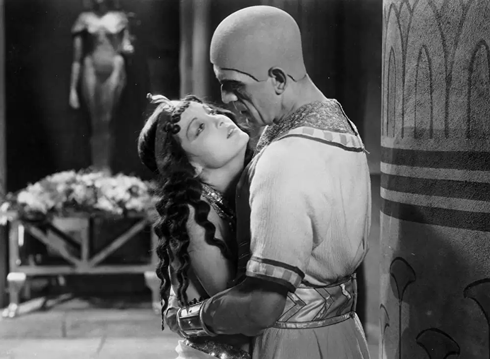 「ミイラ再生」ボリス・カーロフ & Zita Johannの画像