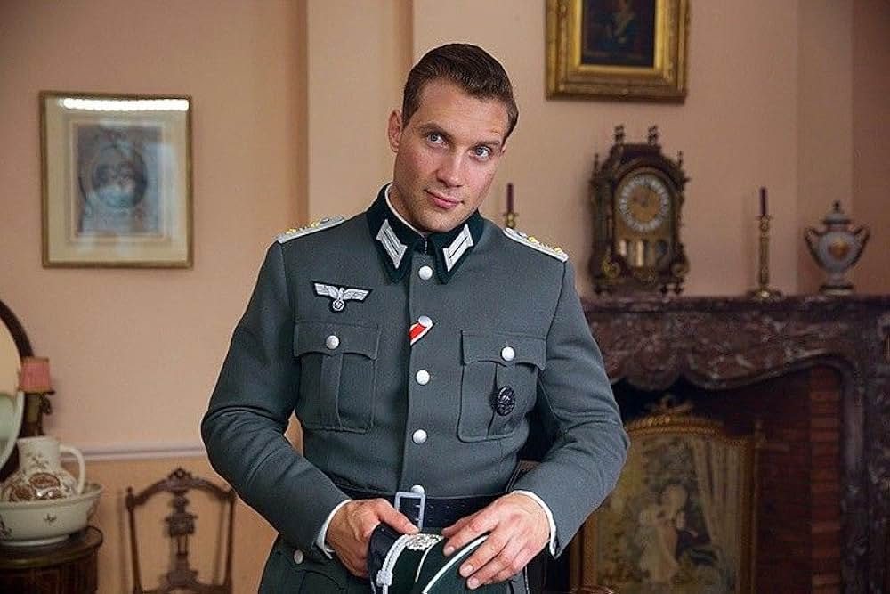 「偽りの忠誠 ナチスが愛した女」の画像