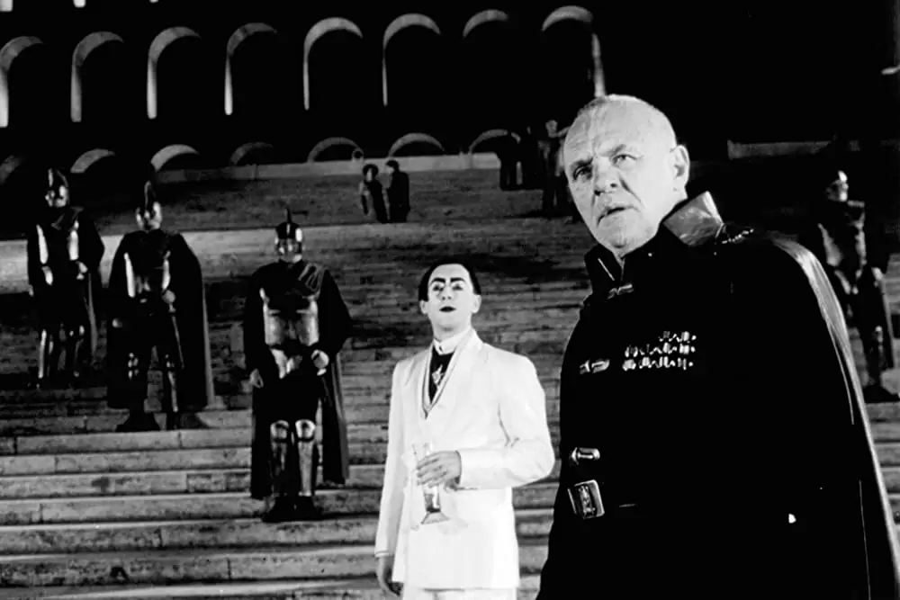 「タイタス」アンソニー・ホプキンス & アラン・カミングの画像