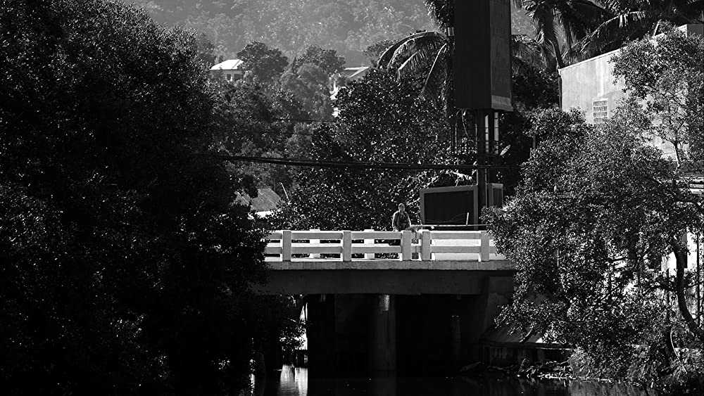 立ち去った女の画像