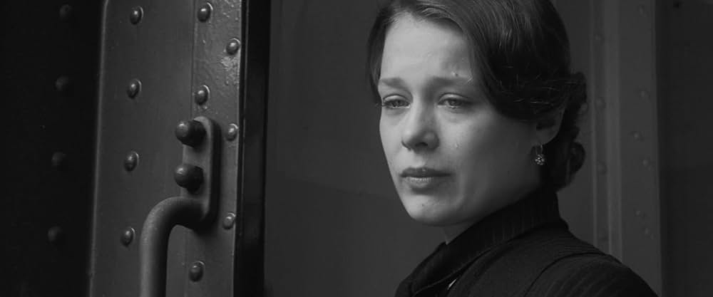 婚約者の友人の画像