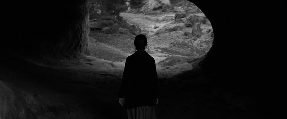 婚約者の友人の画像