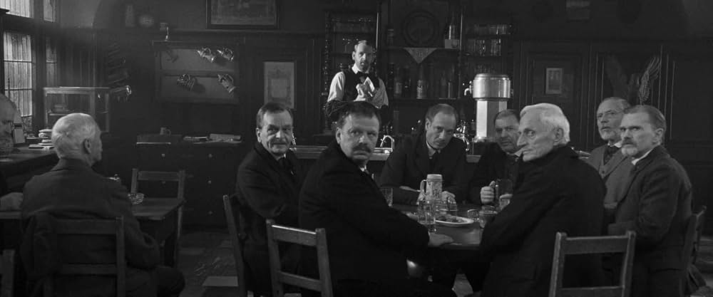 婚約者の友人の画像