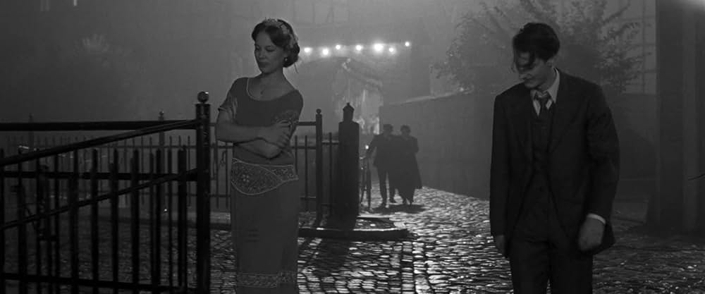 婚約者の友人の画像