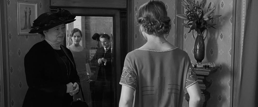 婚約者の友人の画像