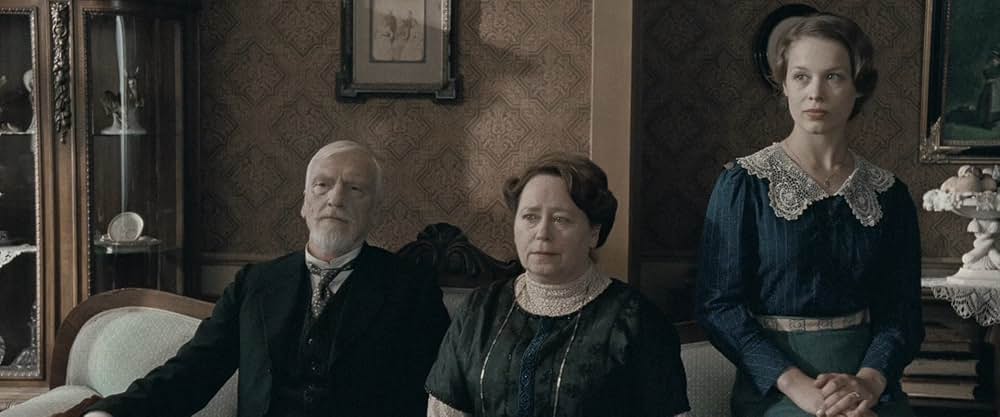 婚約者の友人の画像