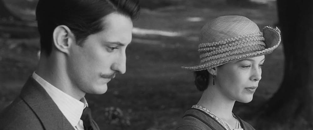 婚約者の友人の画像