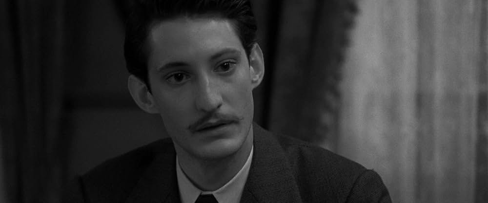 婚約者の友人の画像