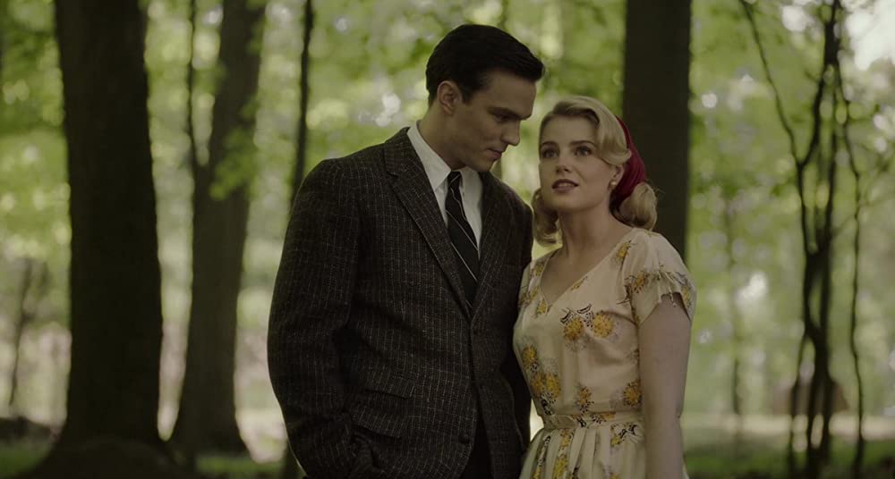 「ライ麦畑の反逆児 ひとりぼっちのサリンジャー」ニコラス・ホルト & ルーシー・ボーイントンの画像