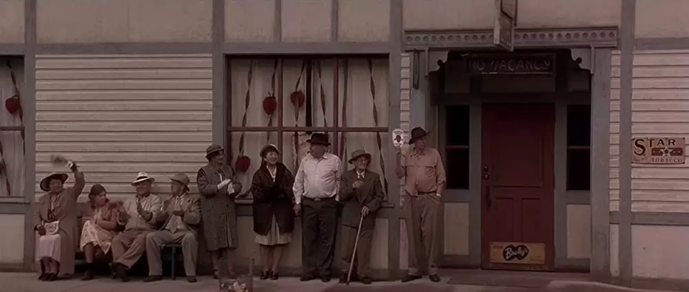 ヒマラヤ杉に降る雪の画像