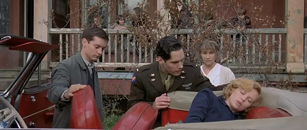 「サイダーハウス・ルール」シャーリーズ・セロン & キャシー・ベイカー & トビー・マグワイア & ポール・ラッドの画像