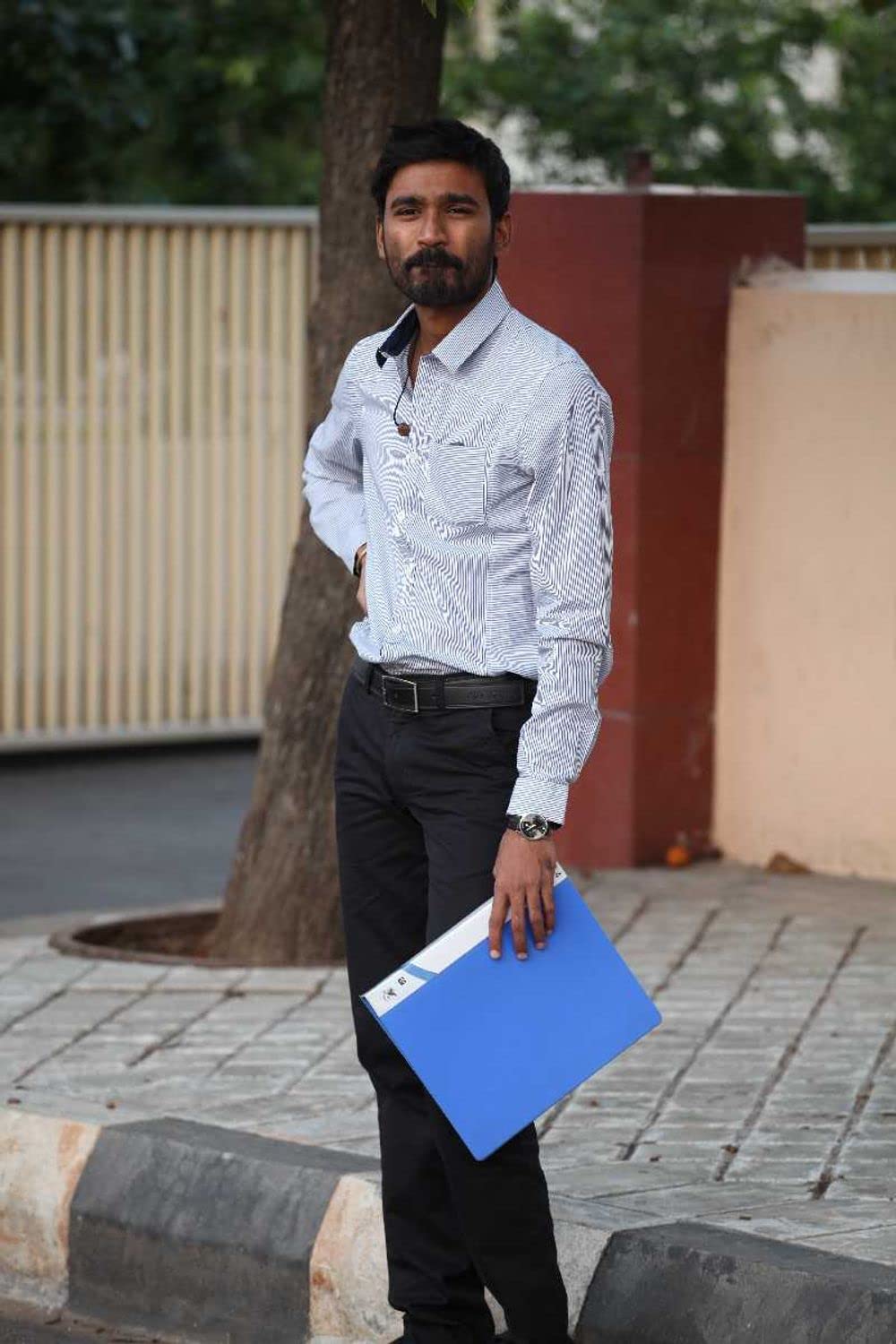 無職の大卒の画像