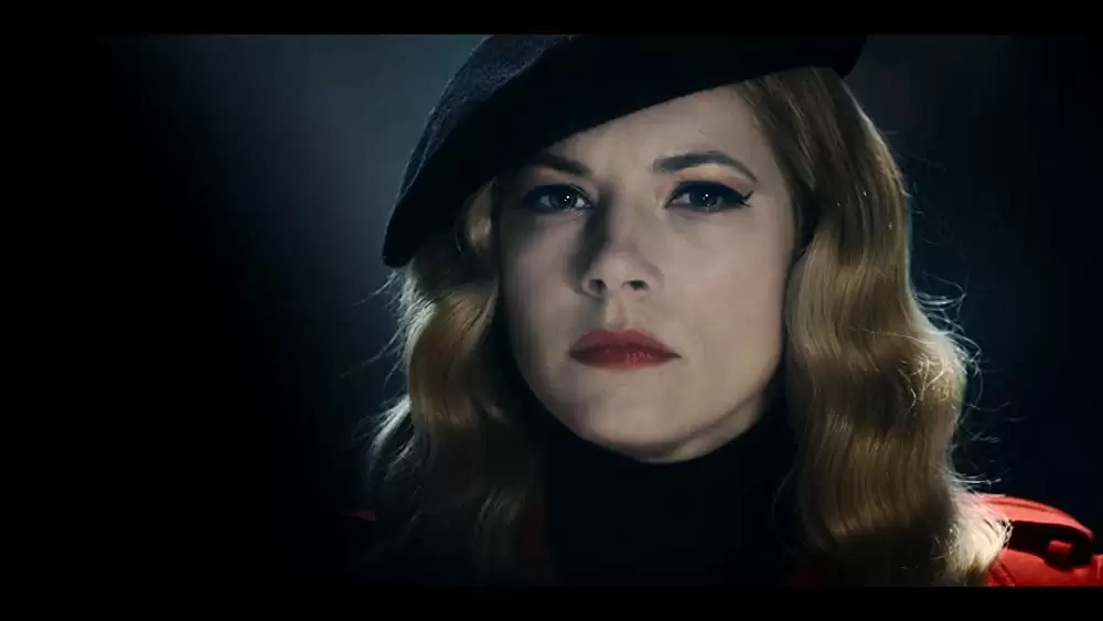 「ポーラー 狙われた暗殺者」キャサリン・ウィニックの画像