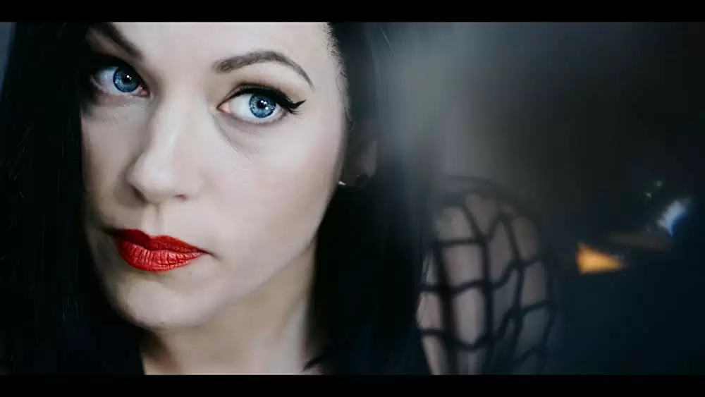 「ポーラー 狙われた暗殺者」キャサリン・ウィニックの画像