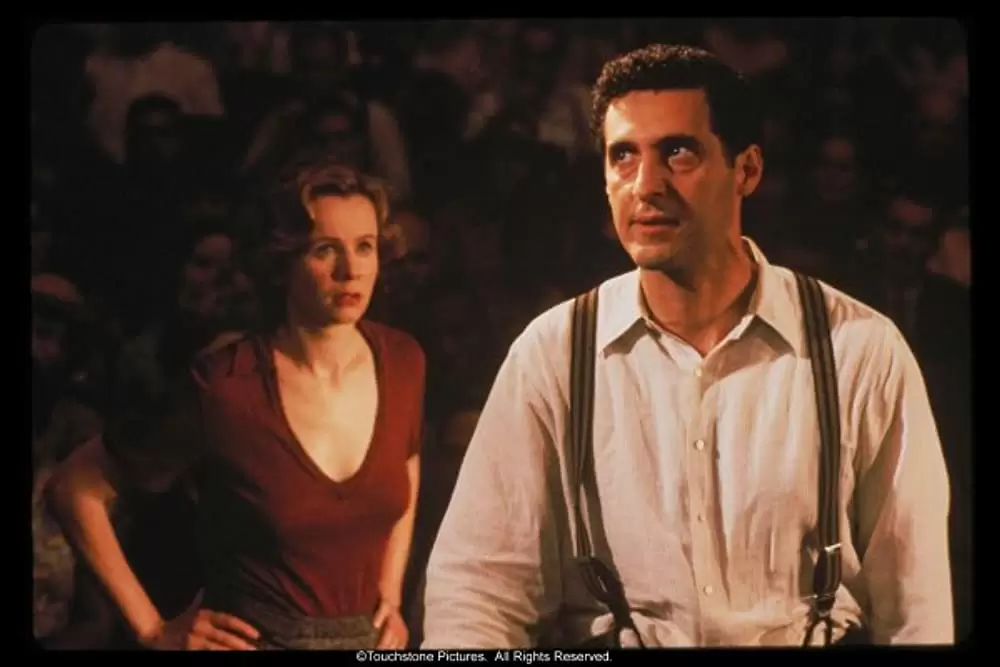 「クレイドル・ウィル・ロック」ジョン・タトゥーロ & エミリー・ワトソンの画像