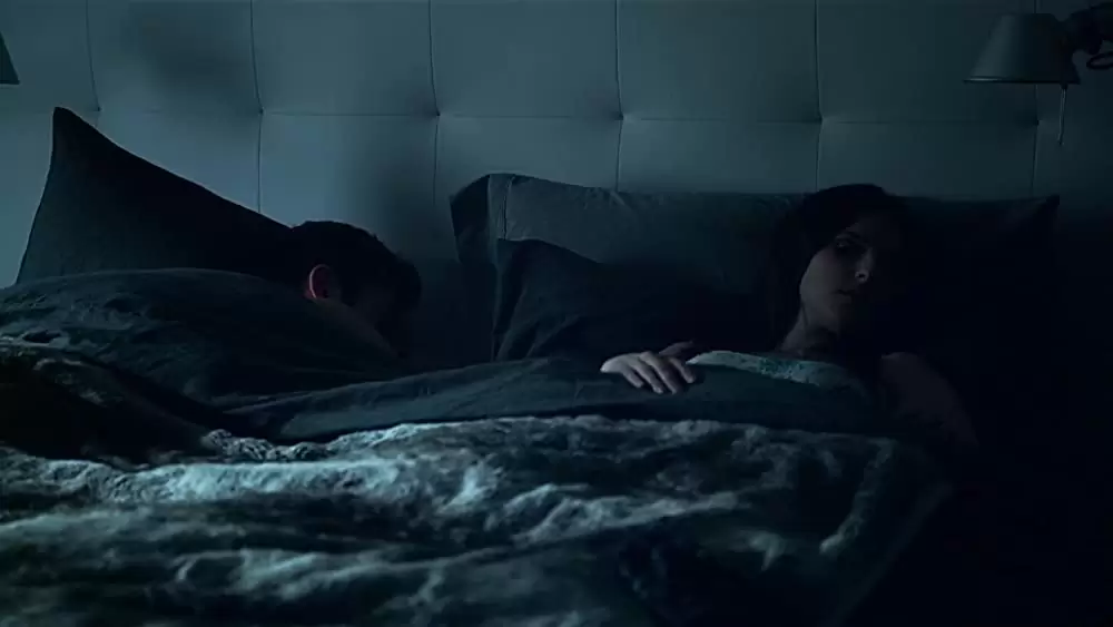 「シンプル・フェイバー」アナ・ケンドリック & ヘンリー・ゴールディングの画像