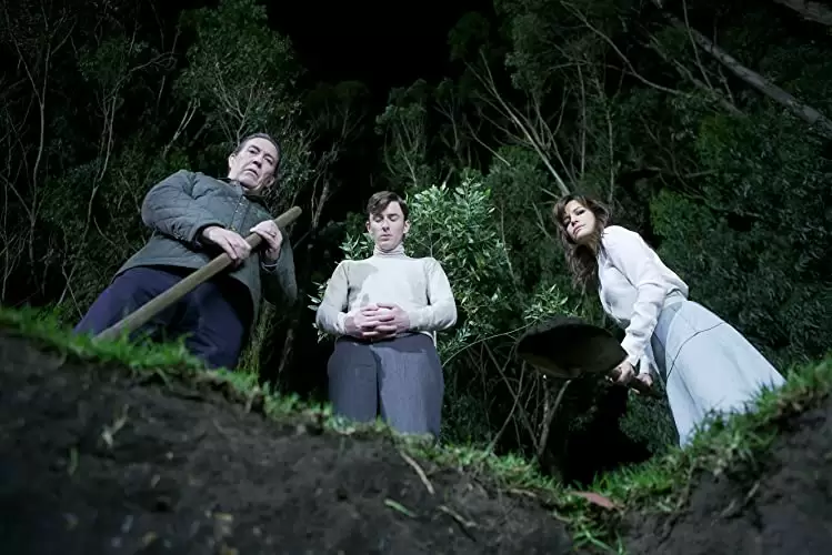 「エリザベス∞エクスペリメント」カーラ・グギーノ & キアラン・ハインズ & マシュー・ビアードの画像