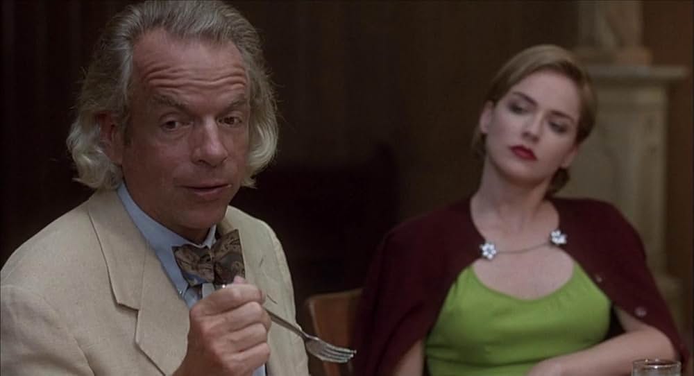 悪魔のような女の画像