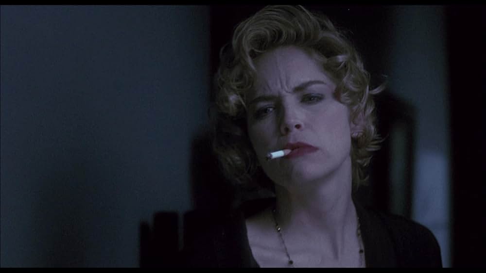 悪魔のような女の画像