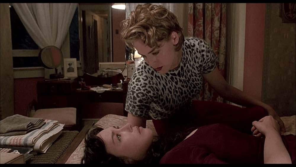 悪魔のような女の画像