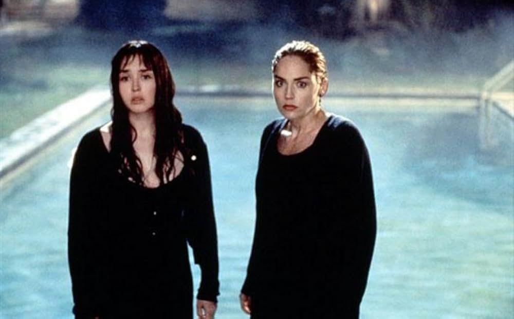 悪魔のような女の画像