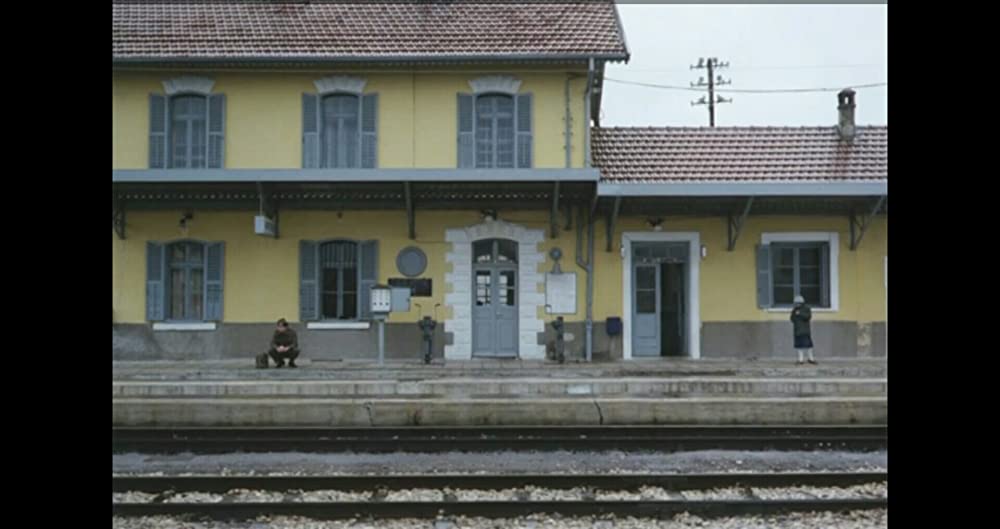 霧の中の風景の画像