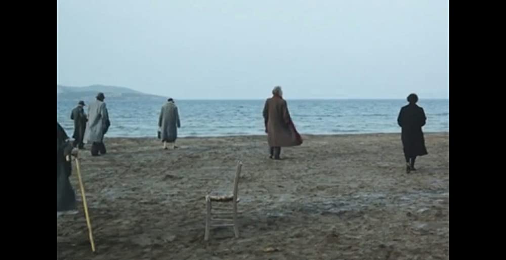 霧の中の風景の画像