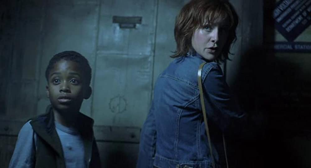 「ミミック2」アリックス・コロムゼイ & Gaven E. Lucasの画像