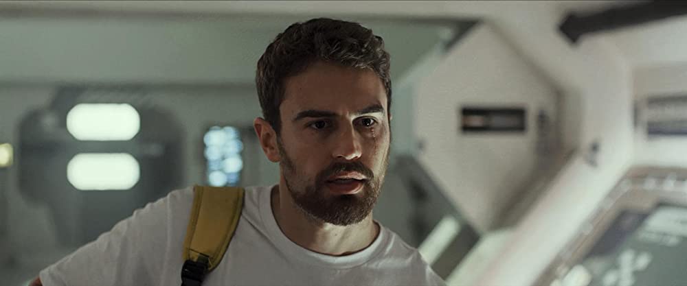 「アーカイヴ」テオ・ジェームズの画像