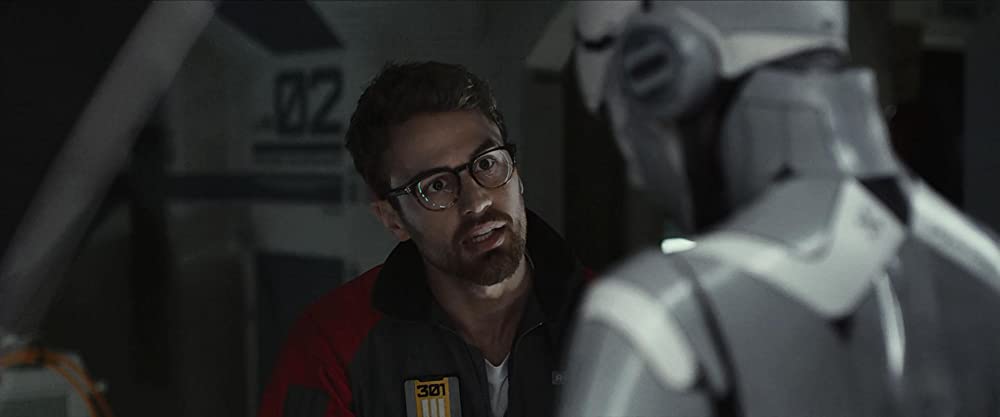 「アーカイヴ」テオ・ジェームズの画像