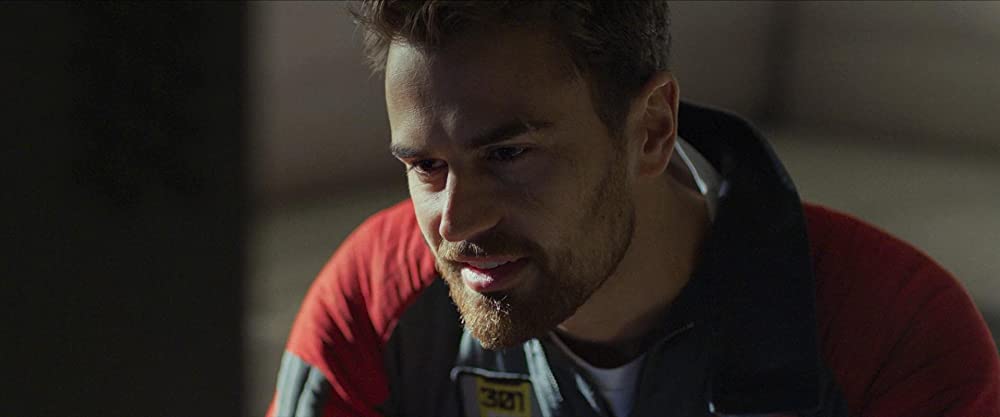 「アーカイヴ」テオ・ジェームズの画像